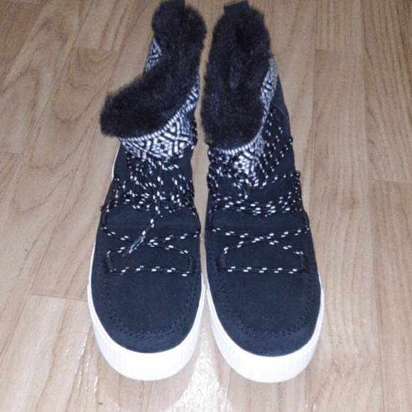 Cozy Tom's booties - Picture 2 of 3